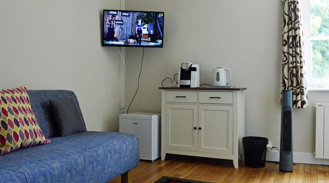 Champ De Foire Bed & Breakfast Sussac Bagian luar foto