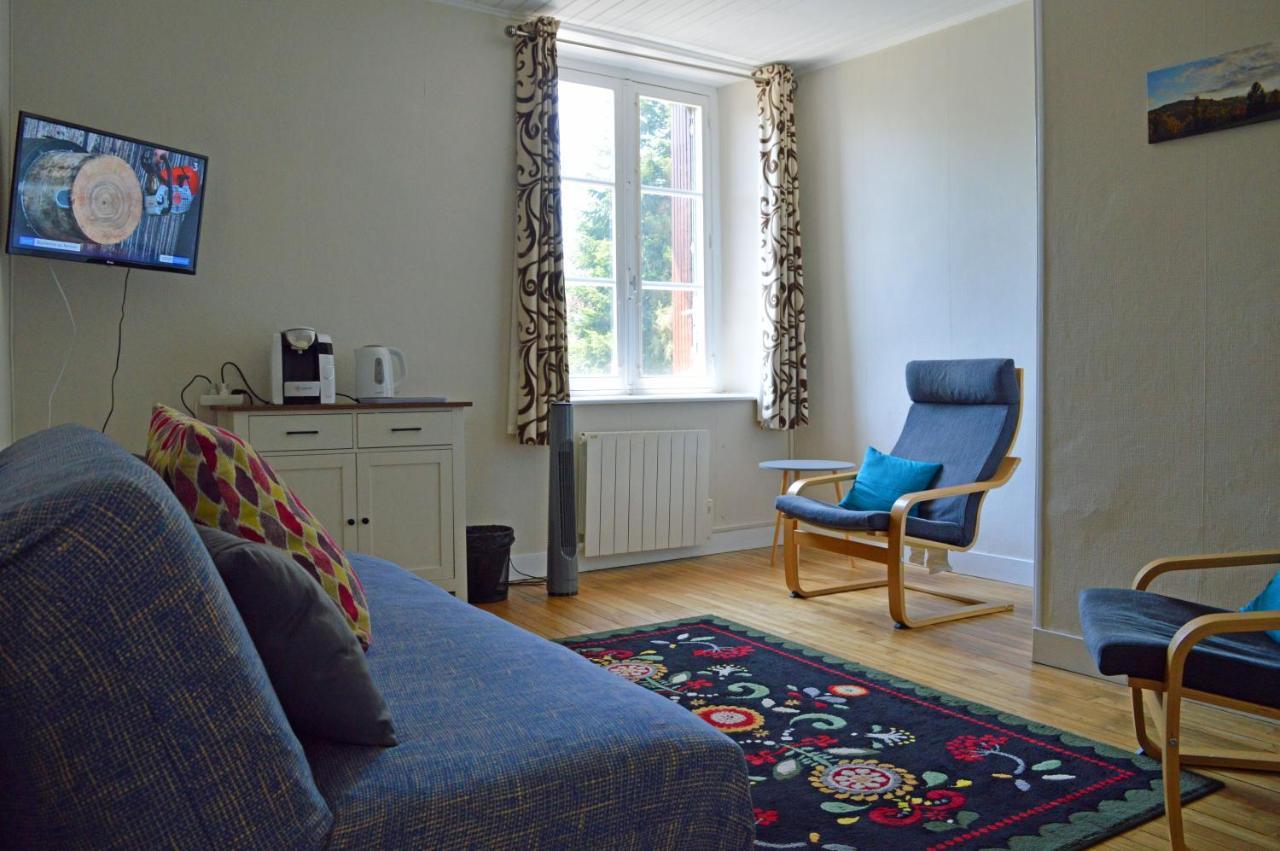 Champ De Foire Bed & Breakfast Sussac Bagian luar foto